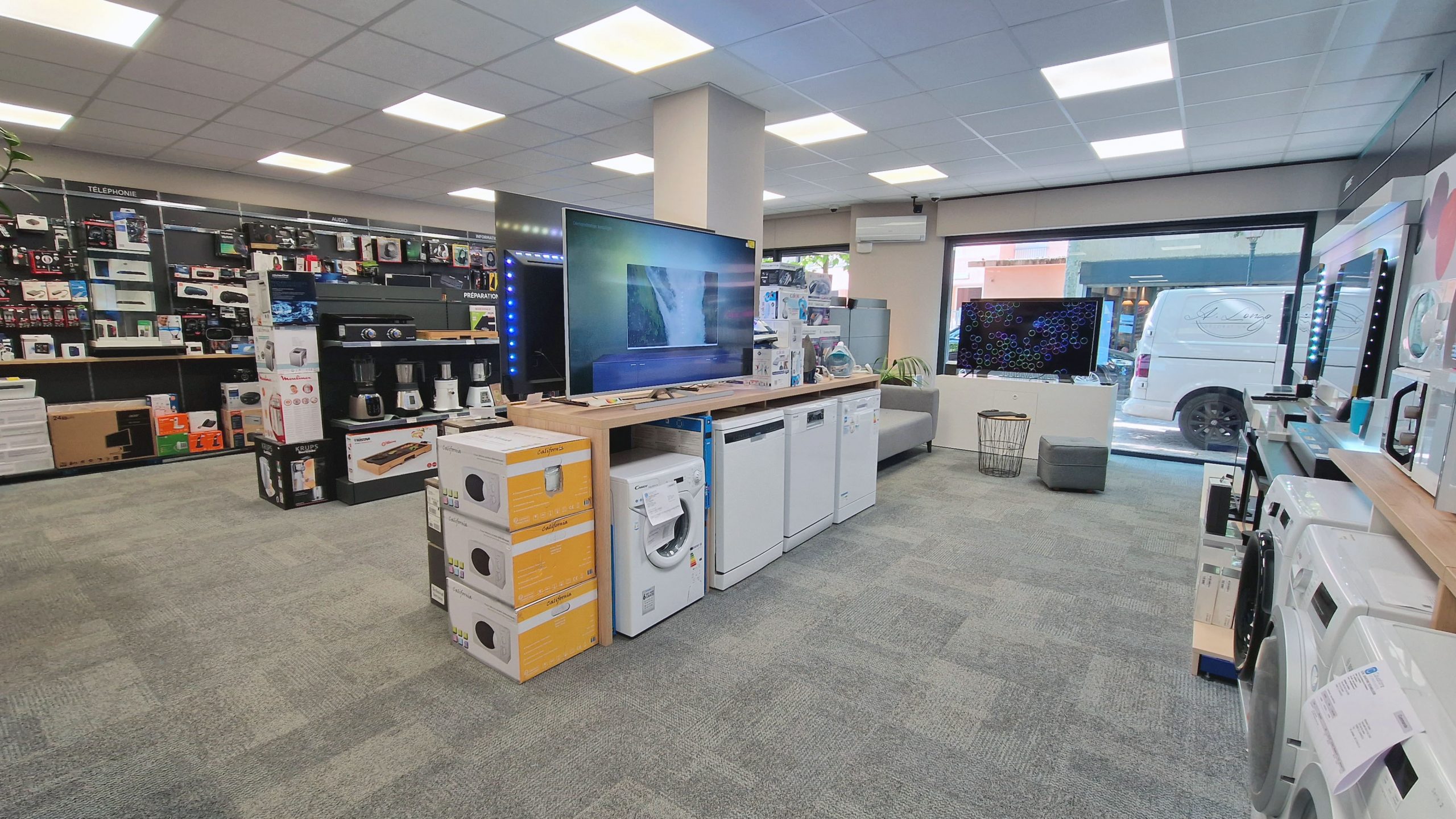magasin Cavatore technologie intérieur vente electroménager TV Hifi
